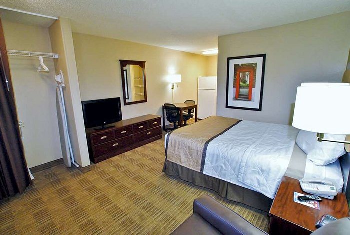 Extended Stay America Richmond W Broad Street Glenside North — Guest room