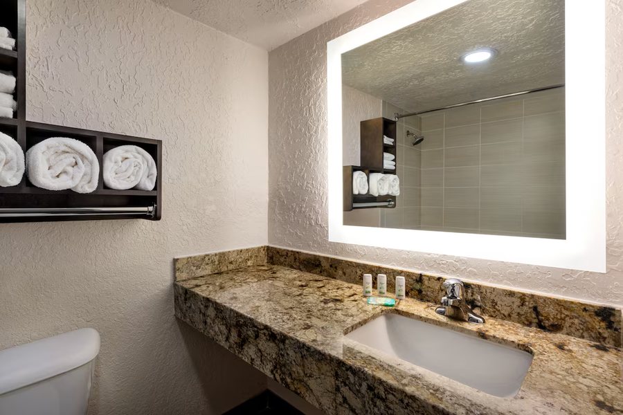 Extended Stay America Rochester North — Bathroom