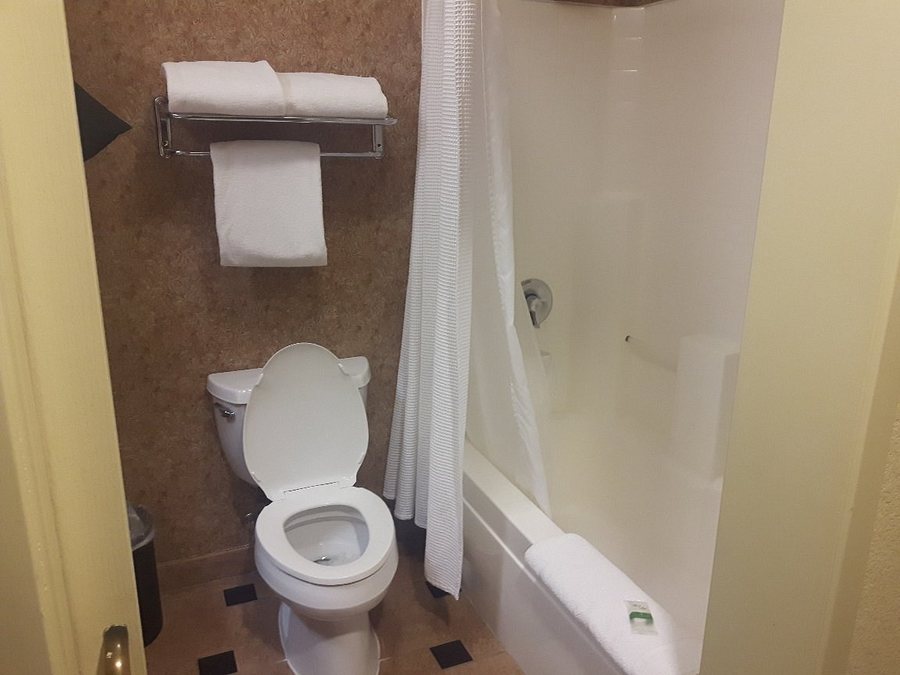 Extended Stay America Sacramento Roseville — Bathroom