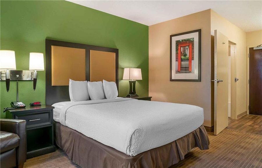 Extended Stay America Sacramento Roseville — Guest room