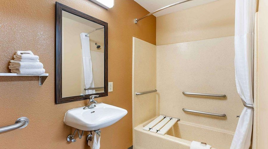 Extended Stay America Sacramento Vacaville — Bathroom