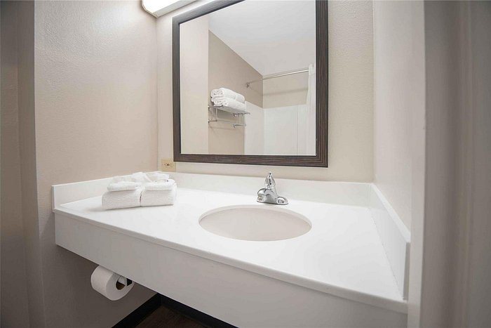 Extended Stay America Salt Lake City Sugar House — Bathroom