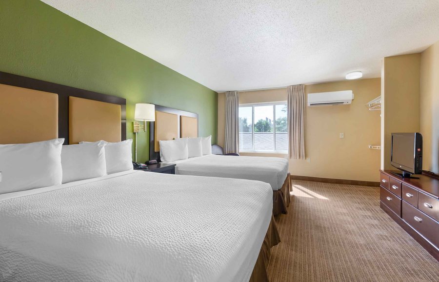 Extended Stay America San Diego Oceanside — Guest room