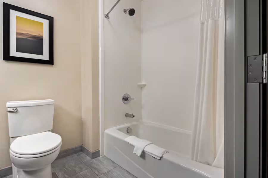 Extended Stay America San Jose Morgan Hill — Bathroom