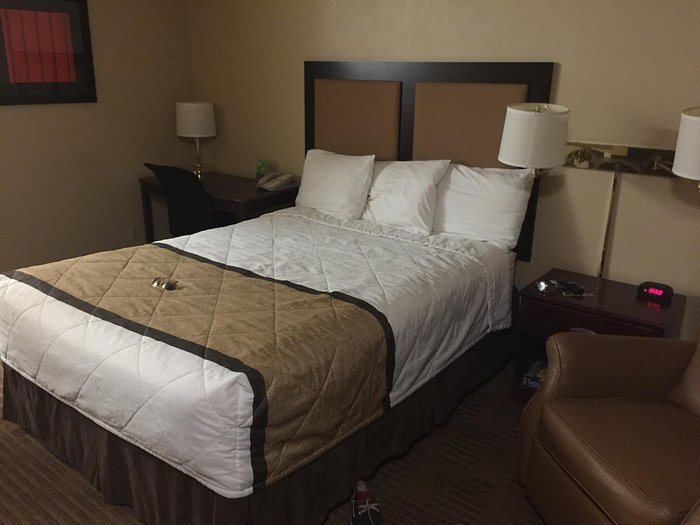 Extended Stay America Santa Barbara Calle Real — Guest room