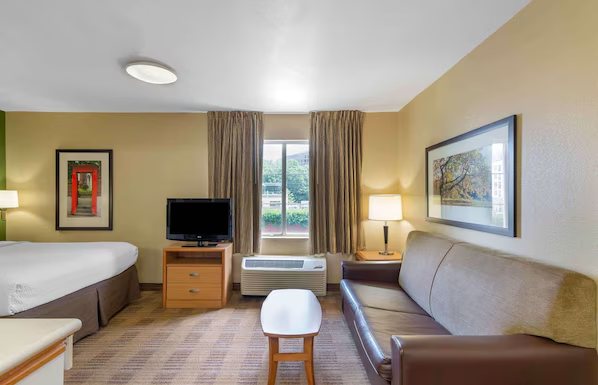 Extended Stay America Select Suites Atlanta Marietta Wildwood — Guest room