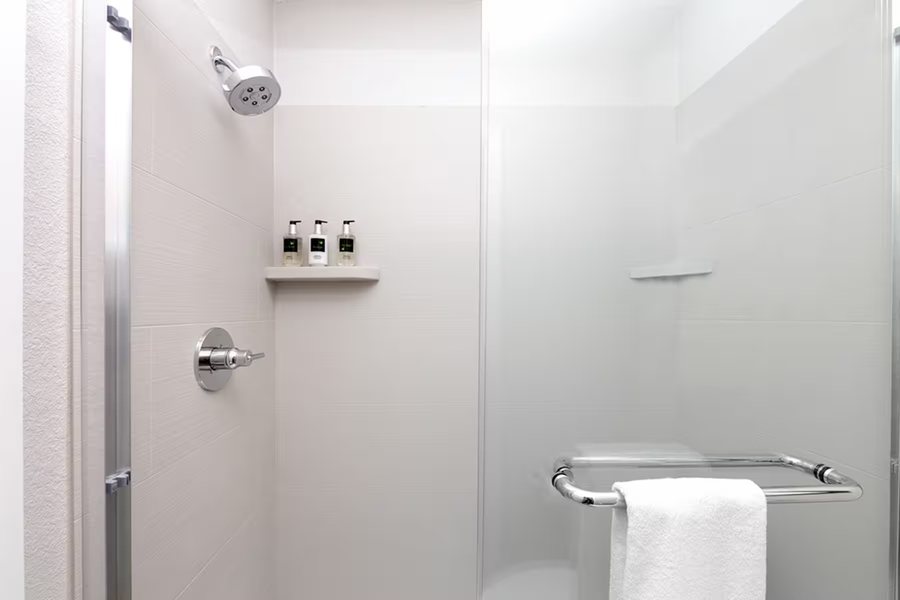 Extended Stay America Select Suites Atlanta Perimeter Peachtree Dunwoody — Bathroom