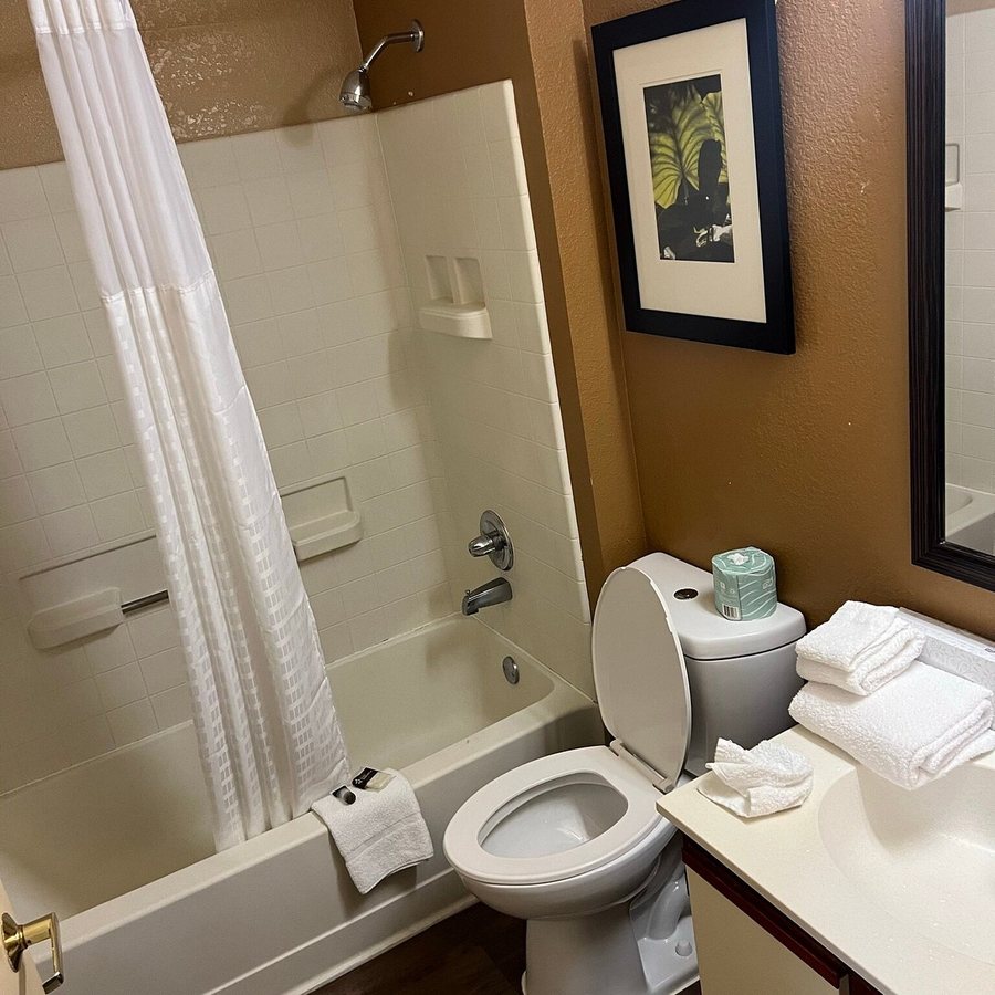 Extended Stay America Select Suites Detroit Novi Haggerty Road — Bathroom