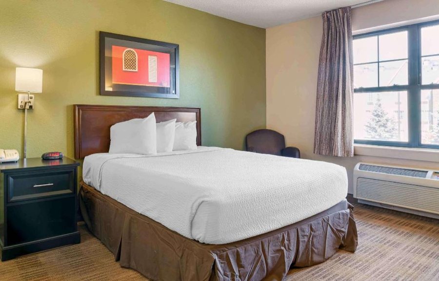 Extended Stay America Select Suites Detroit Novi Haggerty Road — Guest room