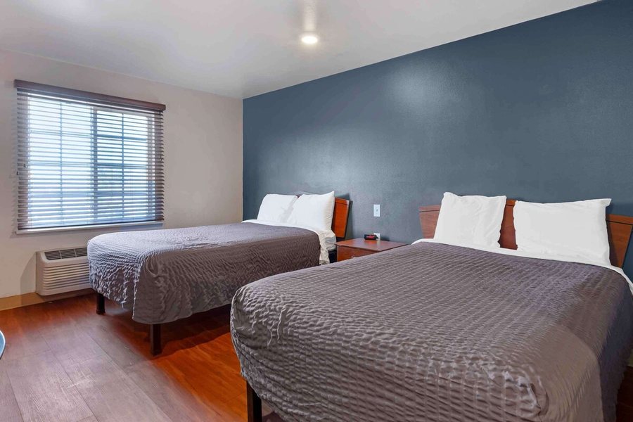 Extended Stay America Select Suites Fayetteville Cliffdale — Guest room
