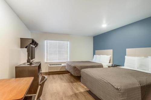 Extended Stay America Select Suites Firestone — Guest room