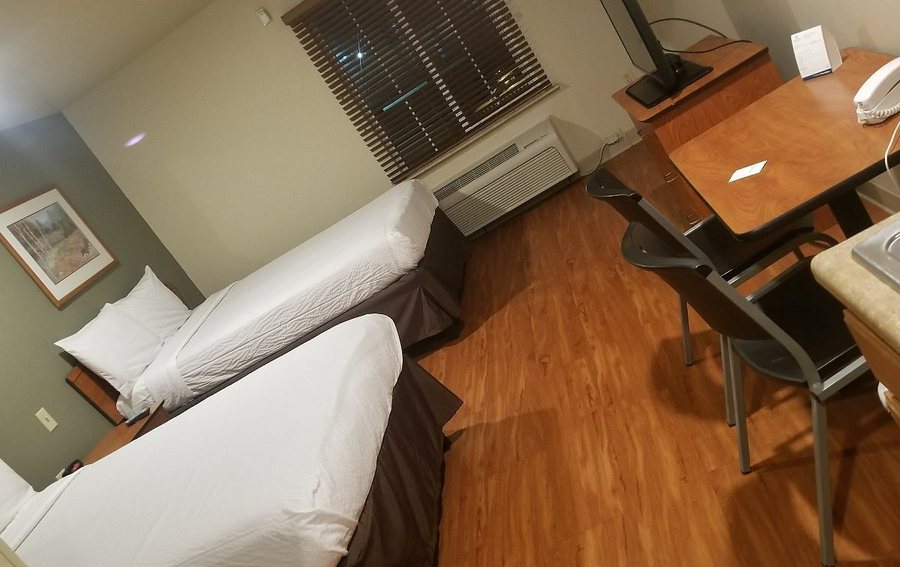 Extended Stay America Select Suites Mobile I 65 — Guest room