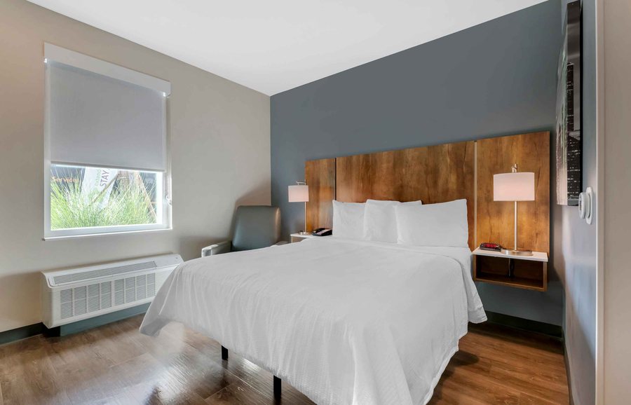 Extended Stay America Select Suites Orlando Sanford Airport — Guest room