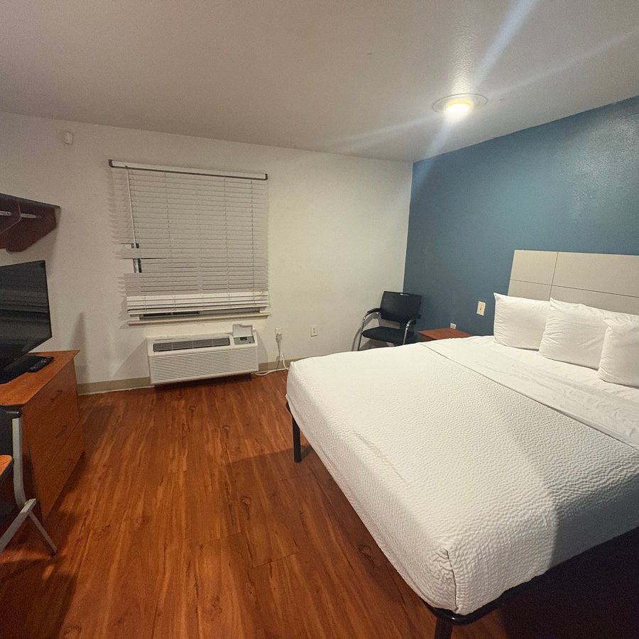 Extended Stay America Suites Charleston North Charleston I 526 — Guest room