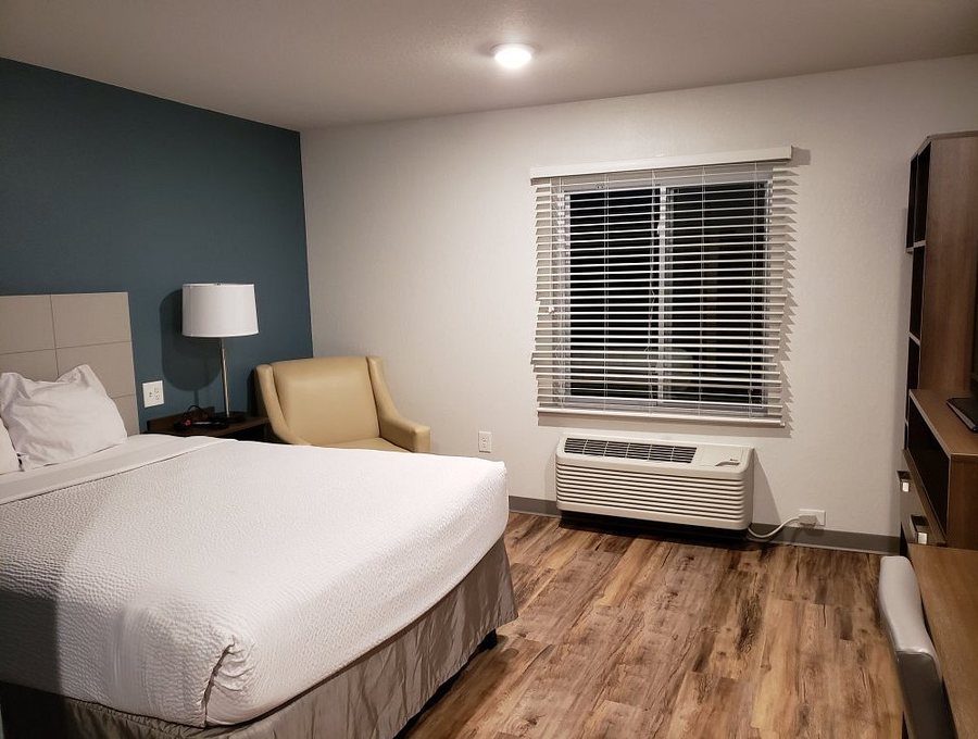 Extended Stay America Suites Detroit Rochester Hills — Guest room