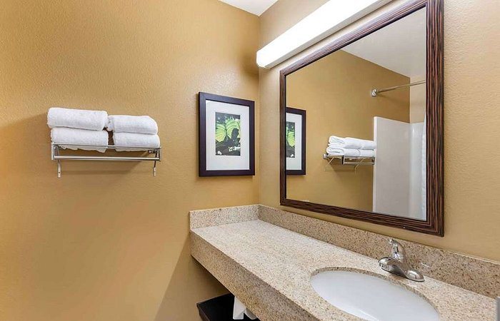 Extended Stay America Suites Los Angeles Ontario Airport — Bathroom