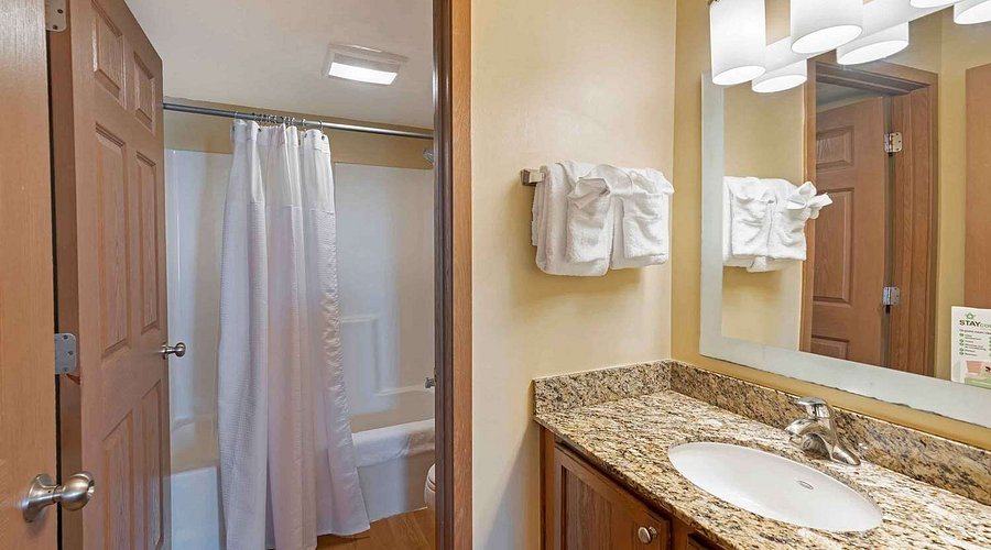 Extended Stay America Suites Norfolk Virginia Beach — Bathroom