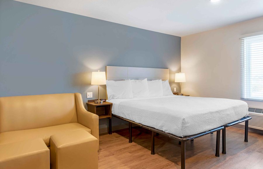 Extended Stay America Suites Portland East — Guest room