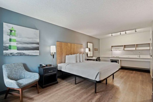 Extended Stay America Suites Seattle Redmond — Guest room