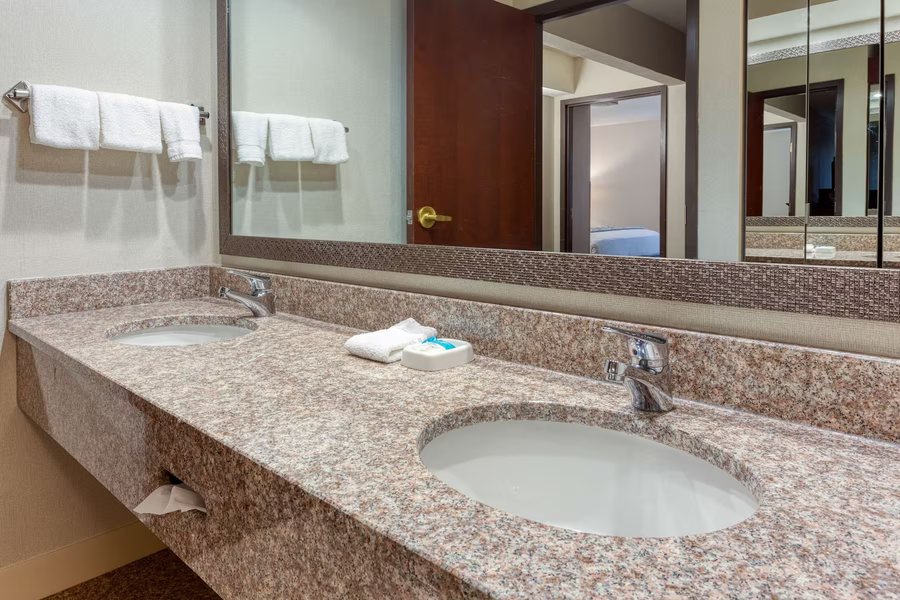 Extended Stay America Suites St Louis Fenton — Bathroom