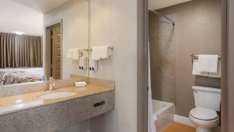 Extended Stay America Suites Stockton March Lane — Bathroom