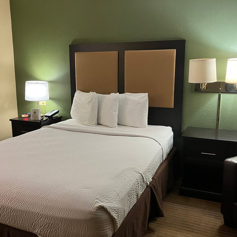 Extended Stay America Tampa Airport Memorial Hwy — Guest room