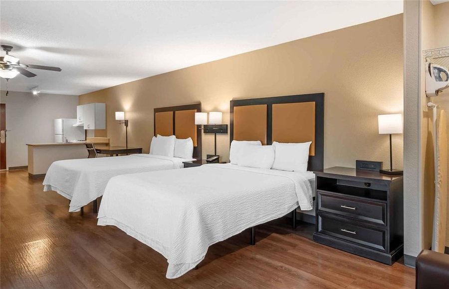 Extended Stay America Tampa Airport Spruce Street — Guest room