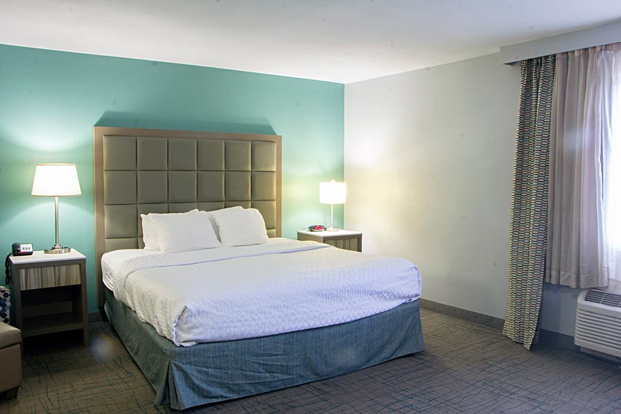 Extended Stay America Toledo Maumee — Guest room