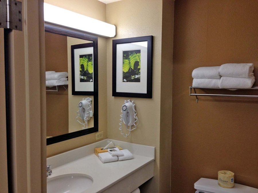 Extended Stay America Washington D C Reston — Bathroom