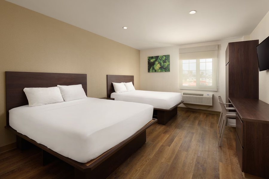 Extended Suites Tijuana Macroplaza — Guest room