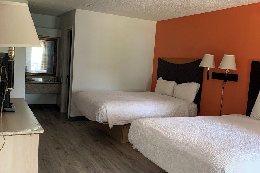 FairBridge Inn Express Natchez — Guest room
