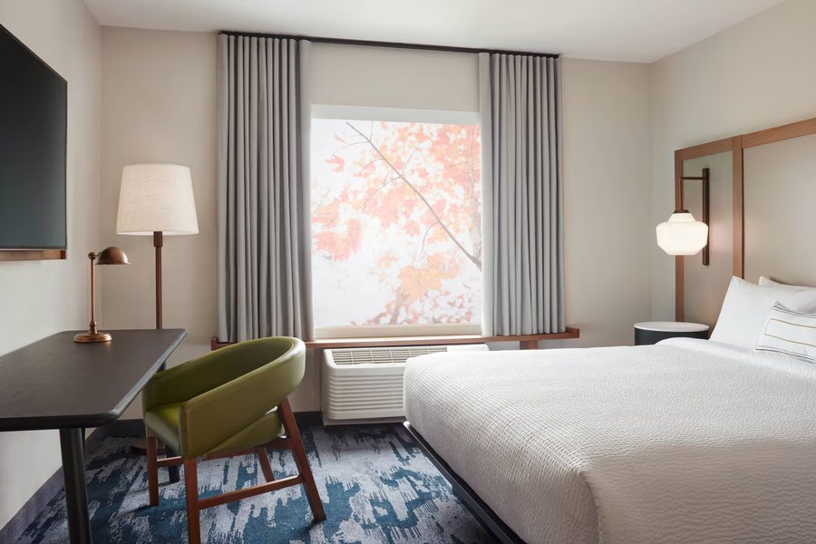 Fairbridge Inn Suites Batavia Darien Amusement Park — Guest room