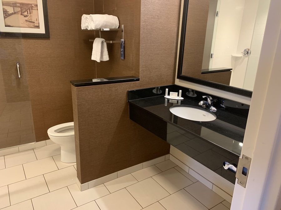 Fairbridge Inn Suites Leavenworth — Bathroom