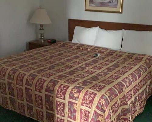 FairBridge Inn Suites Miles City — Guest room