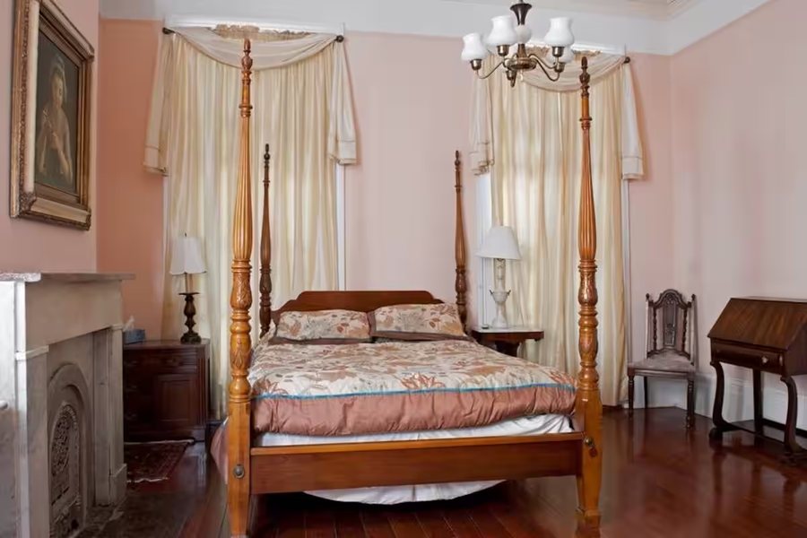 Fairchild House Bed and Breakfast — Guest room