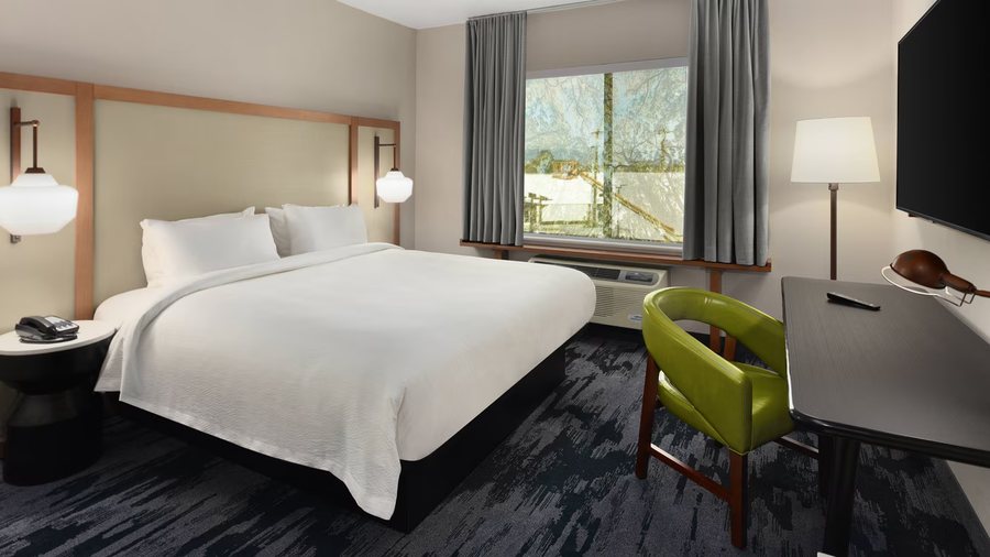Fairfield by Marriott Inn Suites Alamosa — Guest room