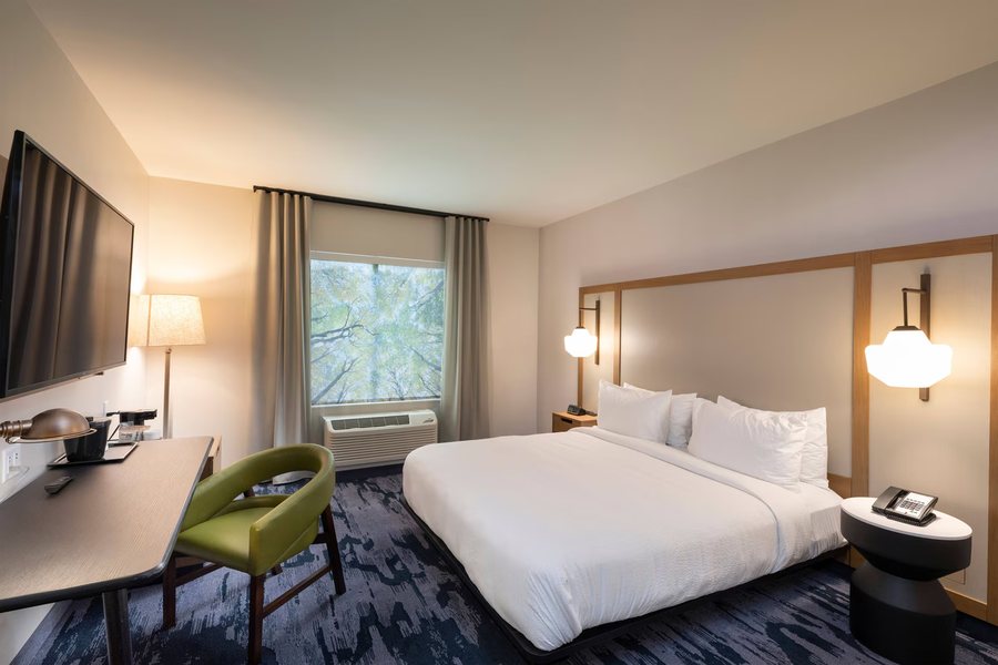 Fairfield by Marriott Inn Suites Arkadelphia — Guest room