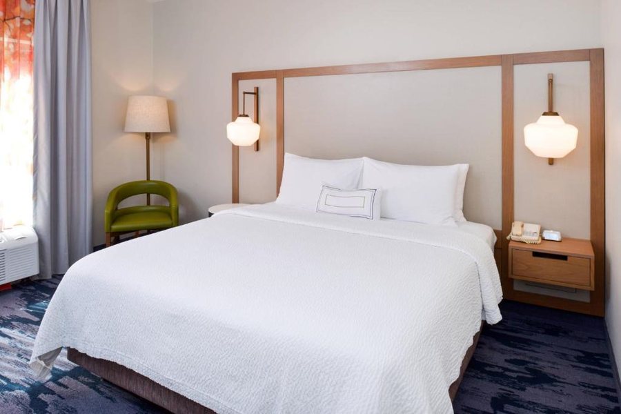 Fairfield by Marriott Inn Suites Arlington Near Six Flags — Guest room