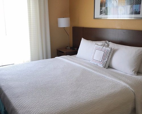 Fairfield by Marriott Inn Suites Atlanta Buckhead — Guest room