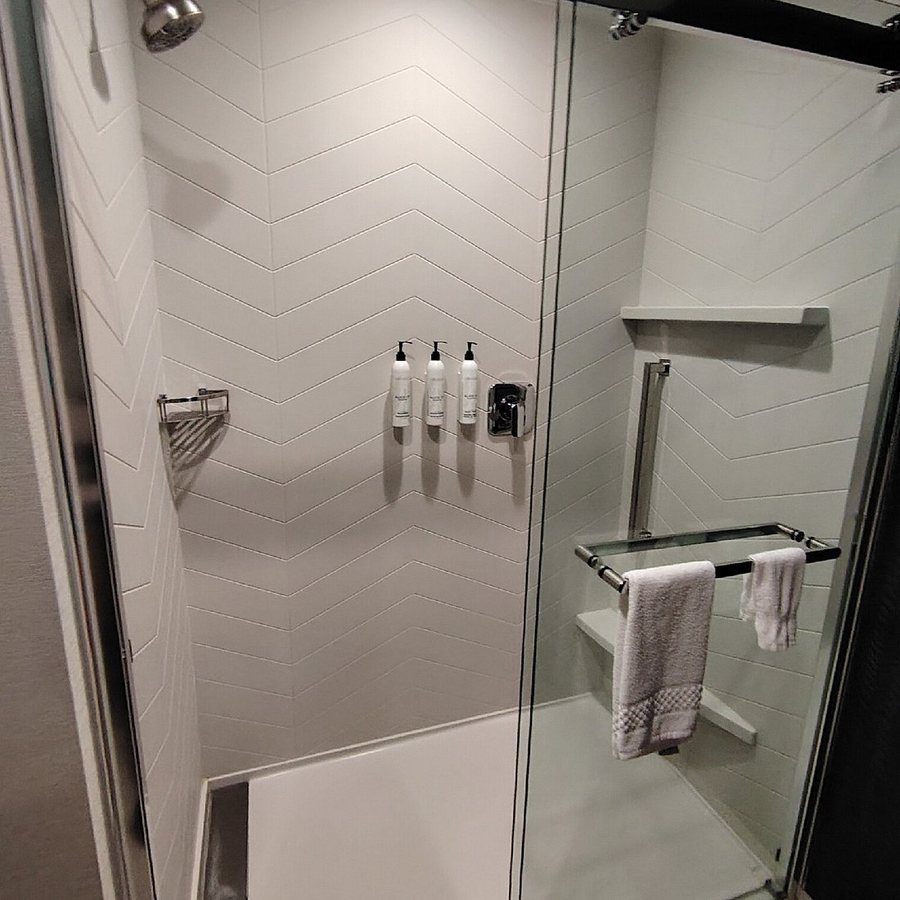 Fairfield by Marriott Inn Suites Barstow — Bathroom