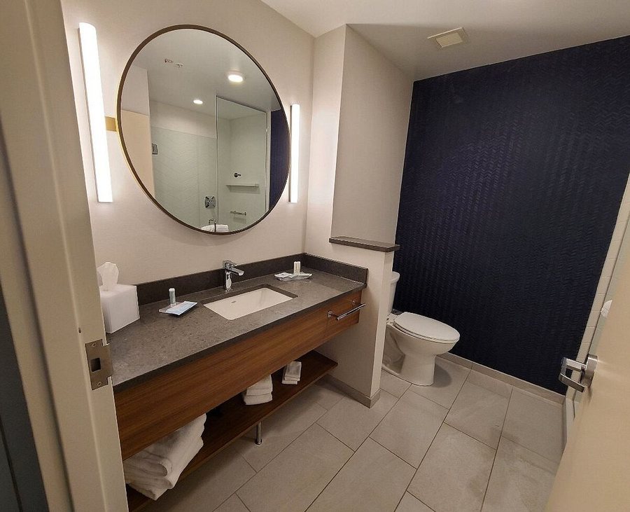 Fairfield by Marriott Inn Suites Cambridge — Bathroom