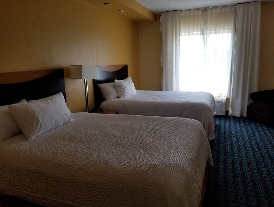Fairfield by Marriott Inn Suites Carlisle — Guest room