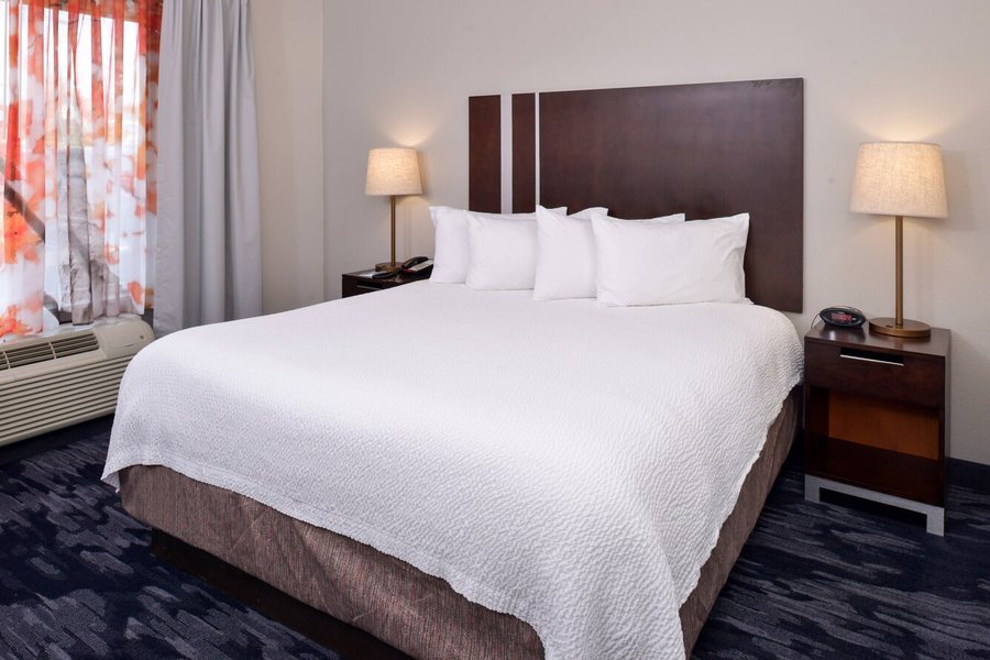 Fairfield by Marriott Inn Suites Cedar Rapids — Guest room