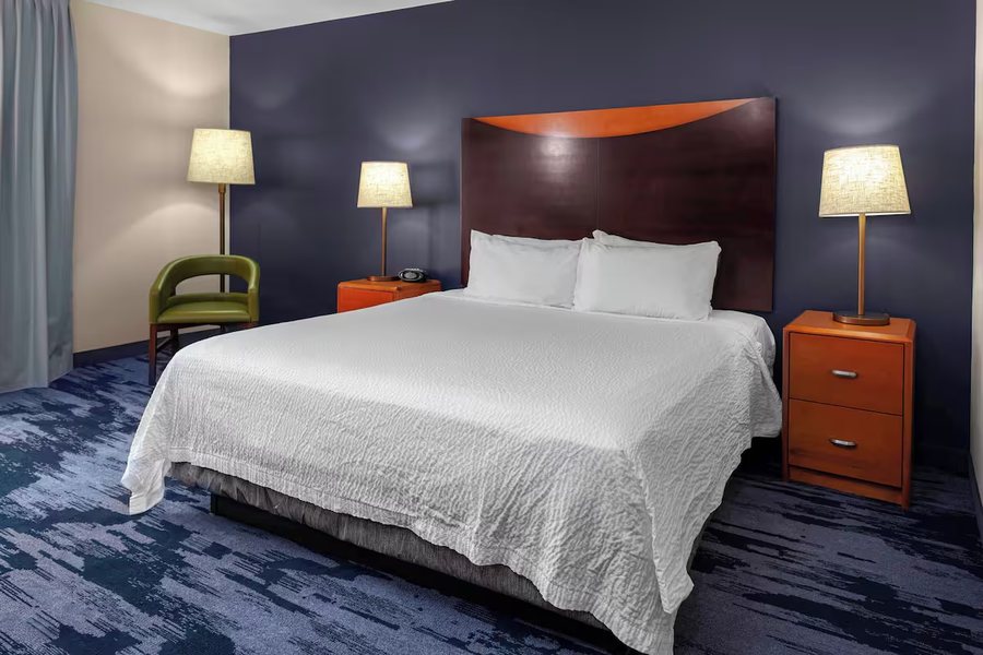 Fairfield by Marriott Inn Suites Charlotte Airport — Guest room