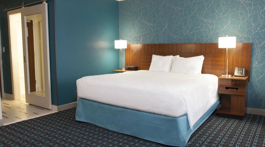 Fairfield by Marriott Inn Suites Charlotte Uptown — Guest room