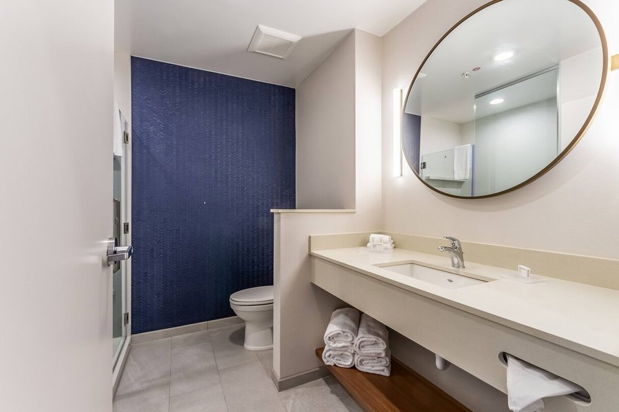 Fairfield by Marriott Inn Suites Dallas Waxahachie — Bathroom