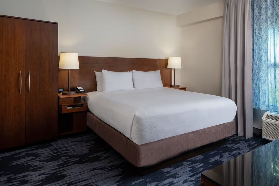 Fairfield by Marriott Inn Suites Destin — Guest room