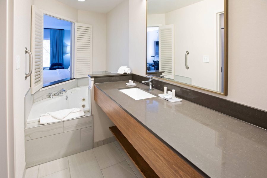 Fairfield by Marriott Inn Suites Elizabeth City — Bathroom