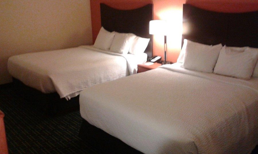 Fairfield by Marriott Inn Suites Fargo — Guest room