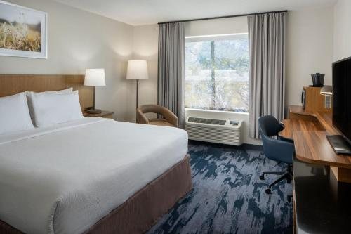 Fairfield by Marriott Inn Suites Fort Myers Cape Coral — Guest room